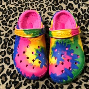 Women’s crocs lined 7
